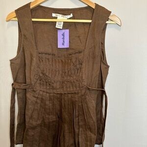 Max Studio Womens Blouse Sz M 100% Linen Sleeveless Pleated Tie Belt Side Slit